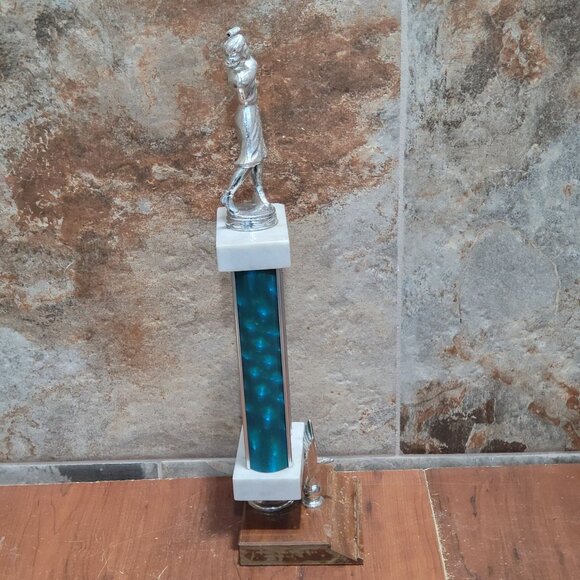 Vintage Golf Trophy Female Golfer Figurine Missing Golf Club - Picture 5 of 13